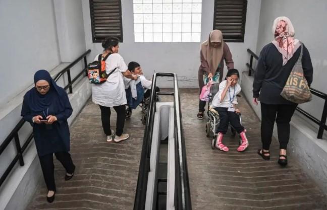 Sudinsos Jaksel Salurkan 811 Alat Bantu Fisik untuk Penyandang Disabilitas