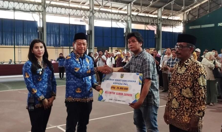 Pemkab Kudus Salurkan Rp1,25 Miliar Hibah Permodalan untuk UMKM, PKL, dan Ekonomi Kreatif