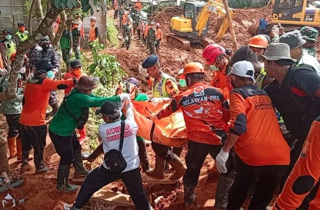 Tim SAR Optimalkan Pencarian Korban Longsor di Cilacap