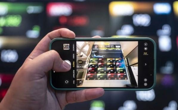 IHSG Dibuka Menguat ke Level 8.427,40 pada Selasa Pagi