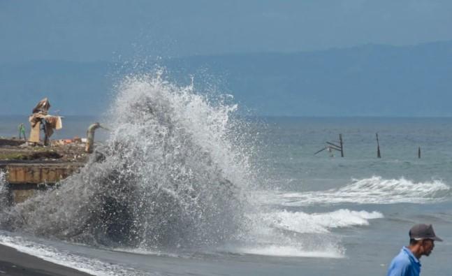 BMKG Peringatkan Potensi Banjir Rob di NTB dari 19 hingga 26 November 2025