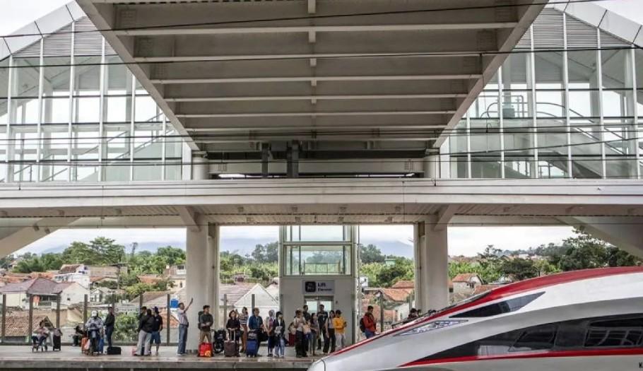 Promo Diskon Rombongan Picu Lonjakan Penumpang Kereta Cepat Whoosh Selama November 2025