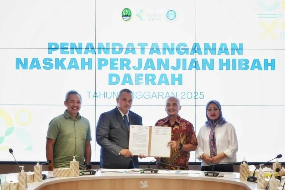 Pemprov Jabar Hibahkan Rp4 Miliar untuk Lunasi UKT 400 Mahasiswa ITB Lewat Program Beasiswa Jenius