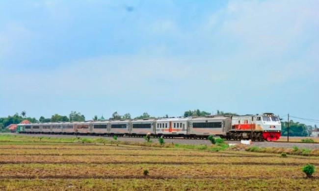 KAI Pastikan Perjalanan Kereta di Jalur Daop 9 Jember Aman Pascaerupsi Gunung Semeru