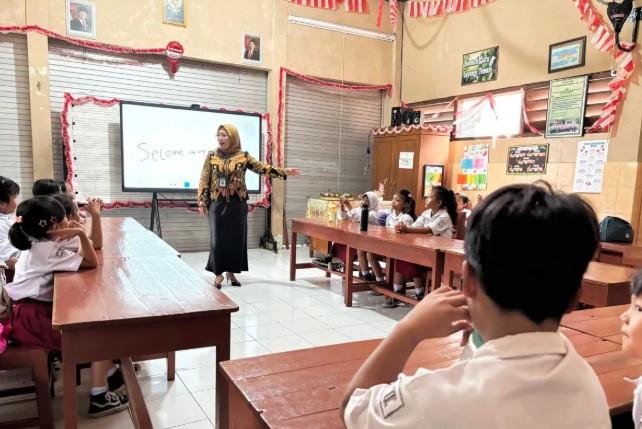 Dirjen Nunuk Suryani Tinjau Implementasi Gerakan Numerasi Nasional di Surakarta