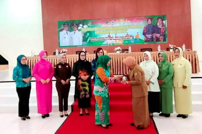 TP PKK Barito Utara Inisiasi Kumpulkan Uang Koin untuk Bantuan Sosial