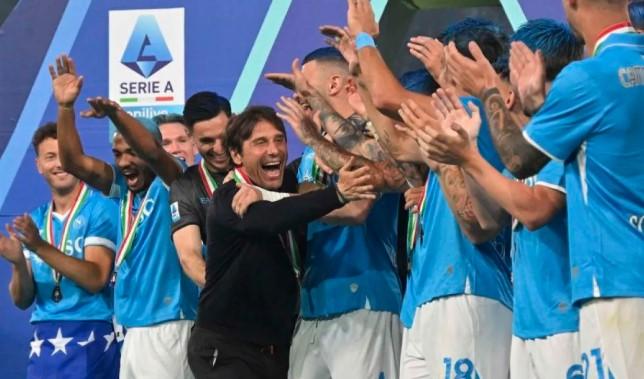 Napoli Dedikasikan Kemenangan atas Qarabag untuk Mengenang Diego Maradona