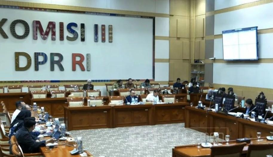 DPR dan Pemerintah Bahas RUU Penyesuaian Pidana, Denda Diatur Ulang dan Minimum Khusus Dihapus