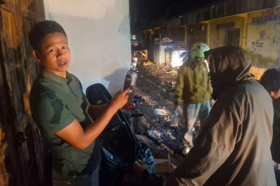 Polres Garut Ungkap Penjualan Miras Ilegal Sistem COD, Pelaku Ditangkap di Pasar Ciawitali