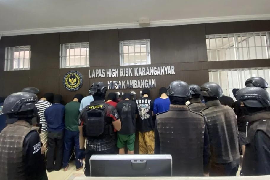 Pemindahan 15 Narapidana Risiko Tinggi dari Lapas Salemba ke Nusakambangan Tingkatkan Keamanan Regional