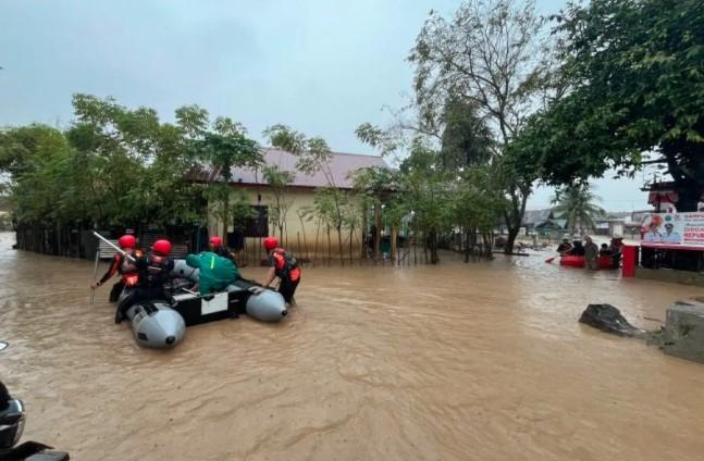 Evakuasi Terdampak Banjir di Aceh Terkendala Akses Terputus dan Cuaca Buruk, 9 Korban Longsor Dilaporkan Meninggal