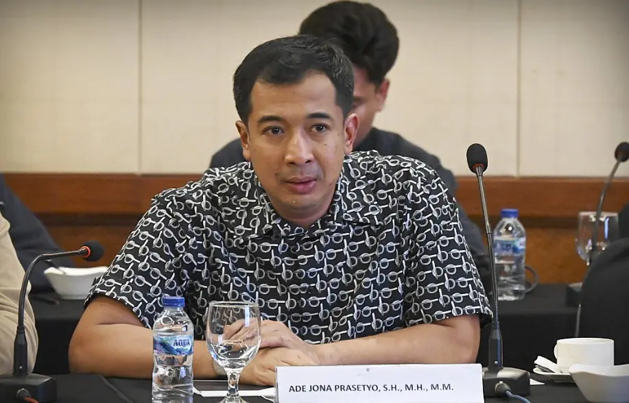 Ade Jona Prasetyo Salurkan Bantuan dan Serukan Mitigasi Banjir Bandang di Sumatera Utara