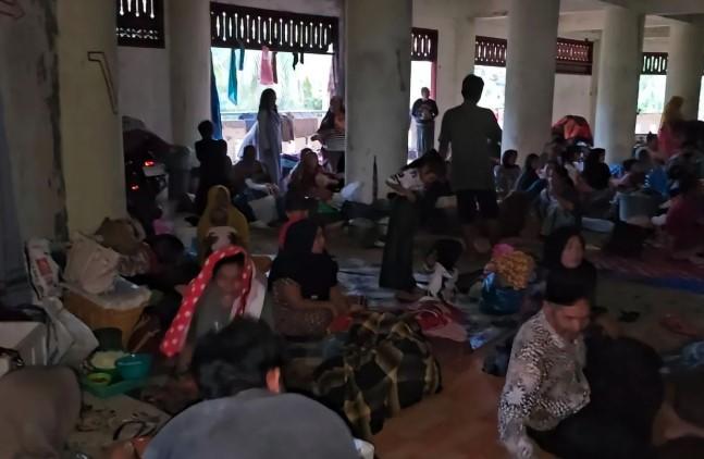 Empat Gampong Terisolasi Akibat Banjir, Pemkot Lhokseumawe Salurkan Bantuan Tanggap Darurat ke Blang Mangat