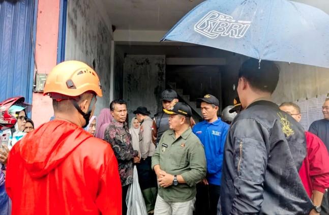Bupati Pasaman Tinjau Langsung Lokasi Banjir dan Longsor di Bonjol, Fokus pada Pemenuhan Kebutuhan Warga
