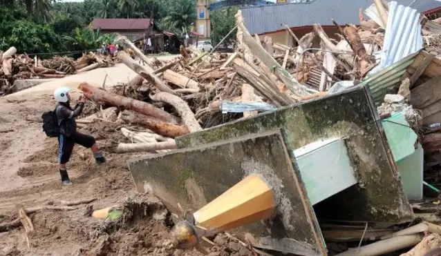 Menhut Raja Juli Antoni Serukan Perbaikan Tata Kelola Hutan Pasca Bencana di Sumatera