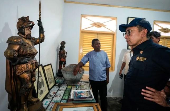 Kunjungi Tiga Situs Bersejarah di Maluku, Menteri Kebudayaan Tegaskan Komitmen Pelestarian Warisan Bangsa