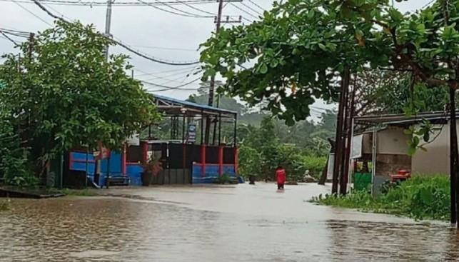 Hujan Deras Guyur Samarinda, 25 Titik Terendam Banjir dan Sejumlah Akses Jalan Terganggu