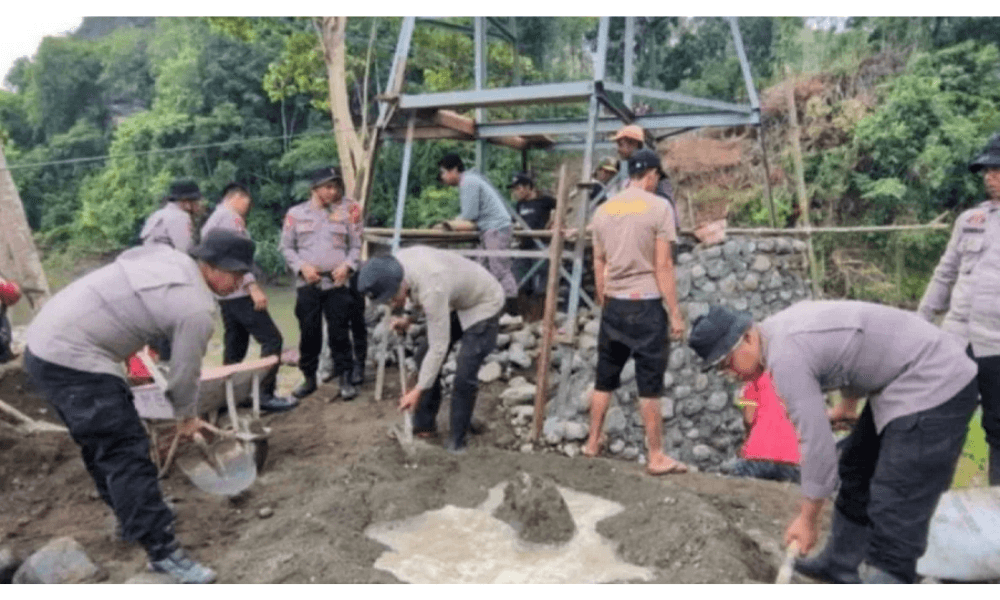 Tindak Lanjut Arahan Presiden, Polri Bangun Jembatan Gantung untuk Anak Sekolah di Soppeng