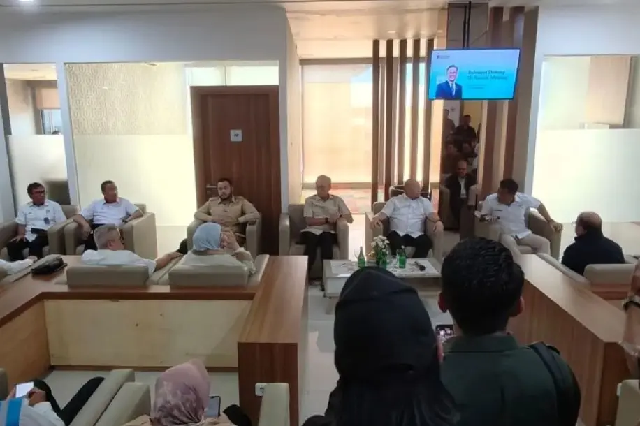 Rapat Darurat di Bandara Minangkabau, Kepala BP BUMN Bahas Bantuan dan Evaluasi Penanganan Banjir