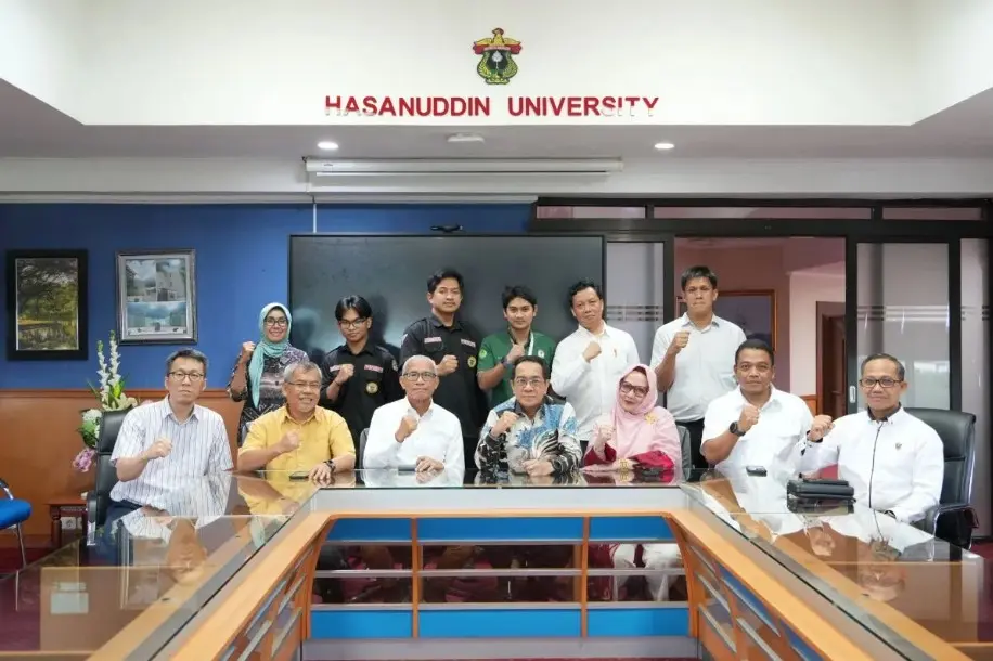 Unhas Kirim Tim Medis dan Galang Donasi untuk Bantu Korban Banjir di Sumatera