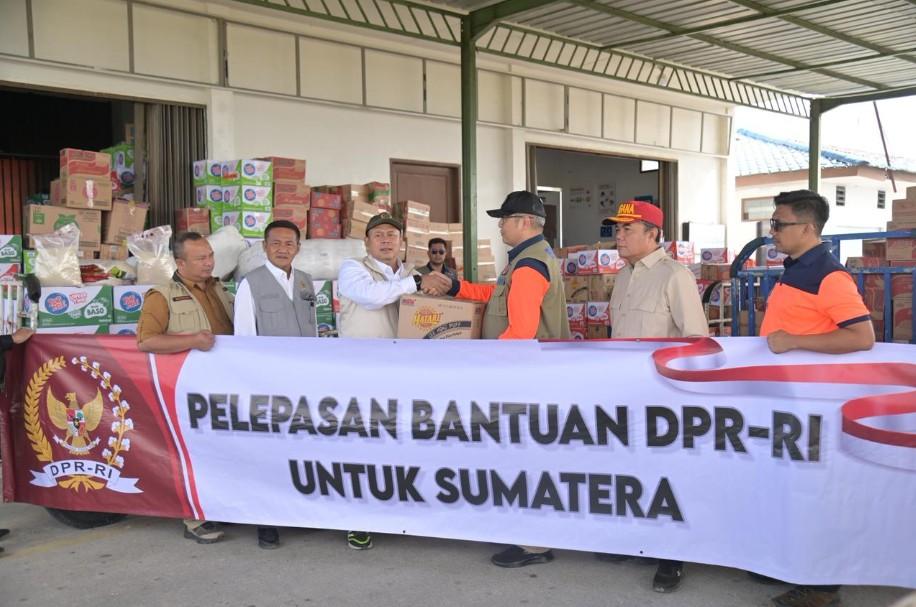 Bantuan Kemanusiaan DPR RI Tiba di Sumut, Cucun Ahmad Syamsurijal Tinjau Langsung Posko Pengungsian