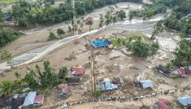 Sumbar Lapor 16 Ruas Jalan Provinsi Terdampak Bencana Hidrometeorologi