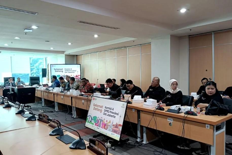 Komisi Informasi DKI Jakarta Serahkan LPJ 2024, DPRD Apresiasi Kinerja dan Dorong Transparansi Informasi Publik