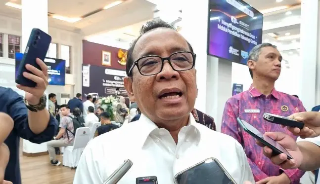 Pemerintah Kerahkan Seluruh Kekuatan Tangani Banjir dan Longsor di Sumatera, Tegas Menko PMK