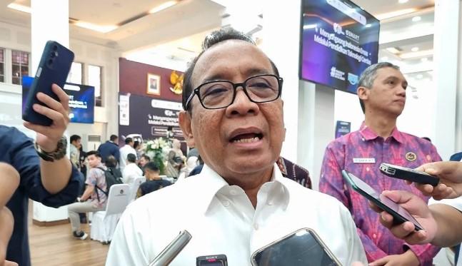 Pemerintah Kerahkan Seluruh Kekuatan Tangani Banjir dan Longsor di Sumatera, Tegas Menko PMK