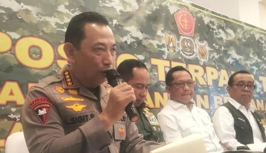 Kapolri Evaluasi Proses Airdrop Bantuan untuk Wilayah Terisolasi di Sumatera