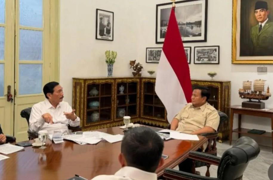 Presiden Prabowo Bahas Ketahanan Ekonomi dan Pembentukan Gene Bank Bersama Luhut di Istana Merdeka