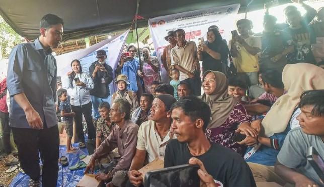Wakil Presiden Gibran Rakabuming Raka Kunjungi Posko Pengungsian di Kabupaten Agam Pasca Banjir Bandang
