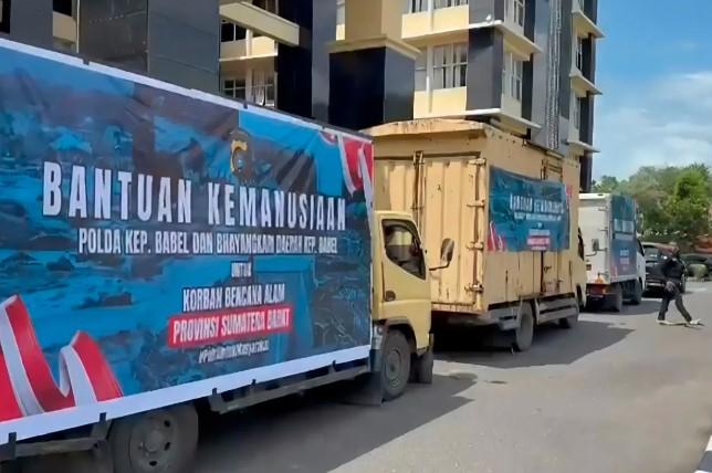 Polda Babel Salurkan 16,5 Ton Bantuan Logistik untuk Korban Banjir dan Longsor di Sumatera Barat