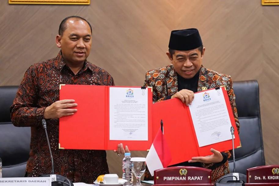 DPRD DKI Jakarta Teken Kerja Sama dengan Parlemen BRICS untuk Dorong Ekonomi dan Infrastruktur Ibu Kota
