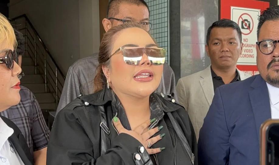 Polisi Jemput Paksa Selebgram Lisa Mariana yang Terlibat Video Asusila, Kini Resmi Jadi Tersangka