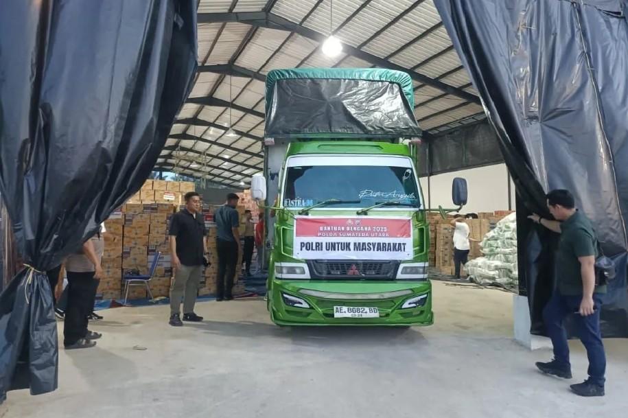 Polda Sumut Kirim Lima Truk Logistik ke Tapanuli Tengah dan Sibolga untuk Bantu Korban Bencana
