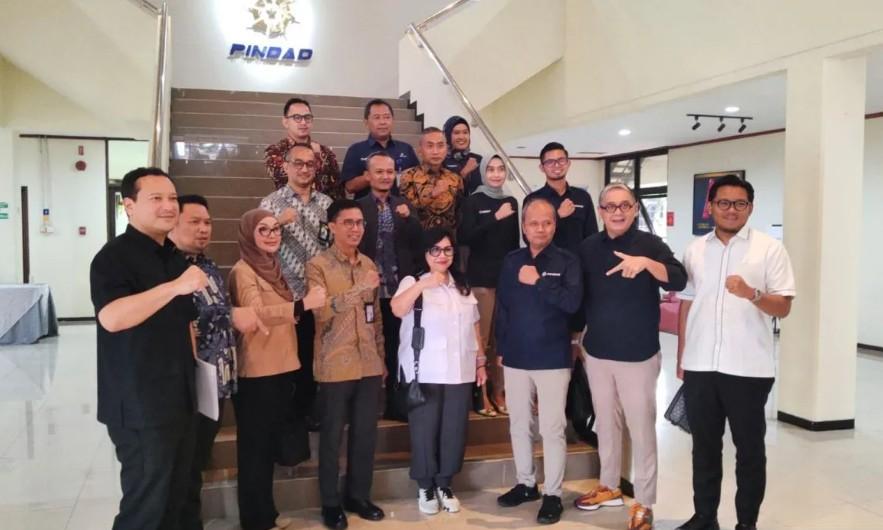 Kunjungan Komisi VII DPR RI ke PT Pindad Jadi Momentum Strategis Perkuat Kemandirian Industri Pertahanan