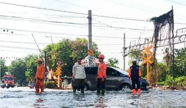 Banjir Rob Rendam 23 RT dan Dua Ruas Jalan di Jakarta Utara dan Kepulauan Seribu