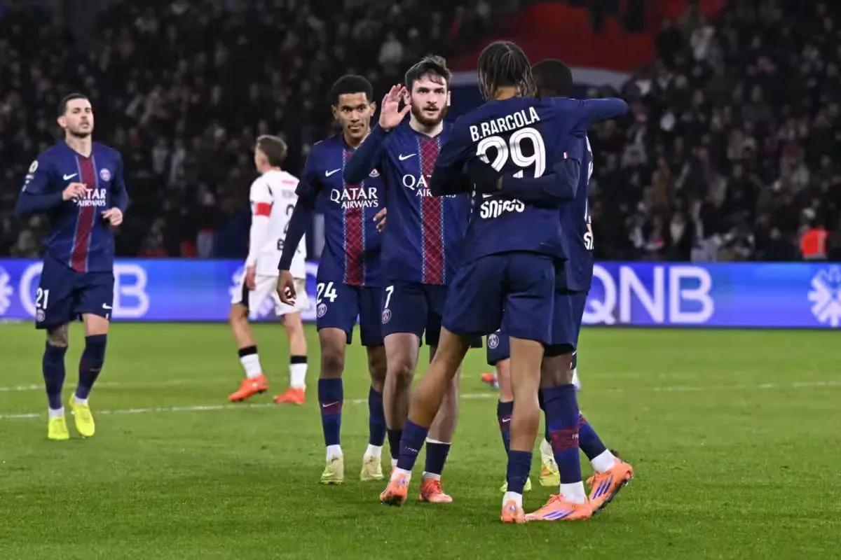 Kvaratskhelia Borong Dua Gol, PSG Hancurkan Rennes 5-0 di Parc des Princes