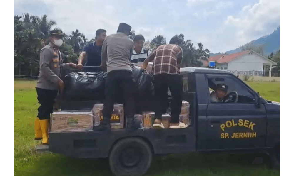 Polisi Salurkan Bantuan dan Trauma Healing untuk Korban Banjir di Aceh Tamiang dan Langsa