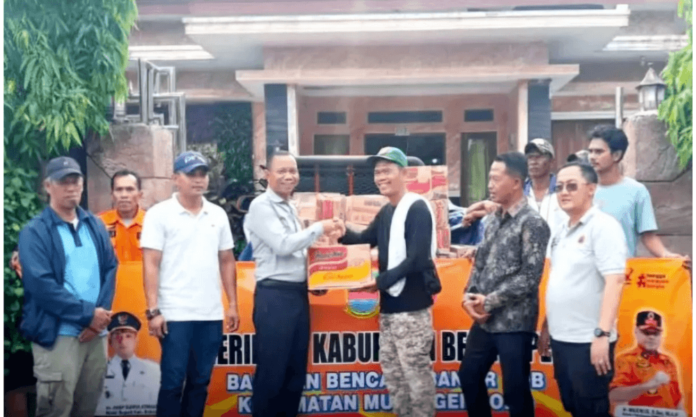 Bekasi Salurkan Bantuan untuk Korban Banjir Rob di Muaragembong, Warga Desak Pembangunan Giant Seawall