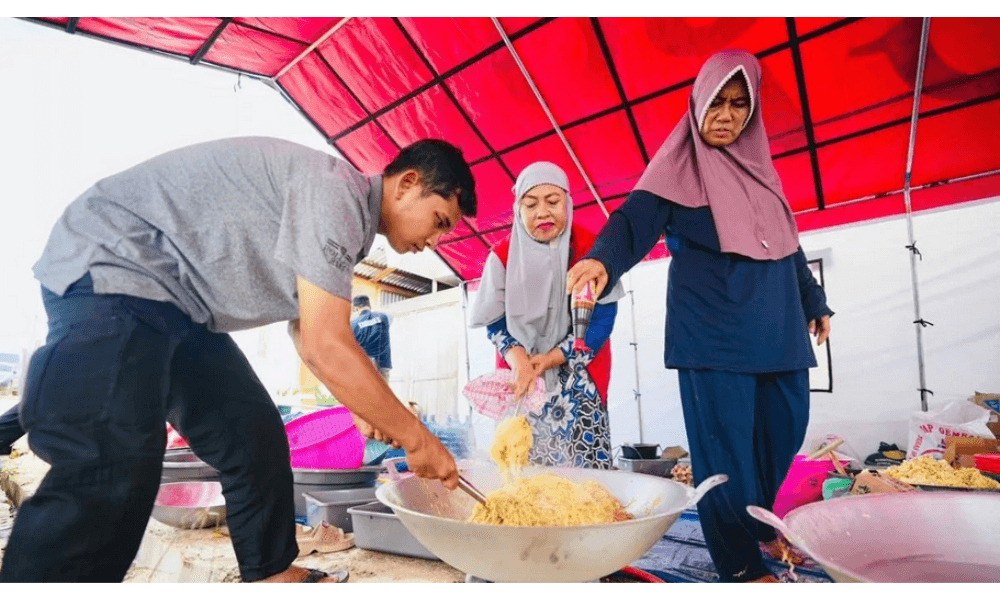 Kemensos Salurkan Bantuan Rp66,7 Miliar untuk Korban Banjir dan Longsor di Sumatera, Operasi Dapur Umum dan Distribusi ke Dae