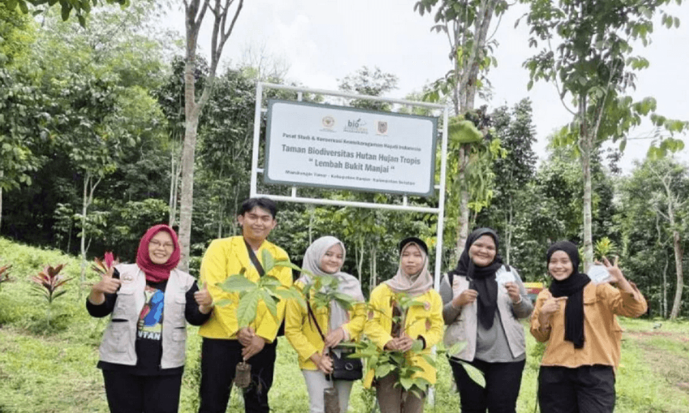 Dosen ULM Bangun Orchidarium Anggrek Meratus di Taman Biodiversitas Mandiangin