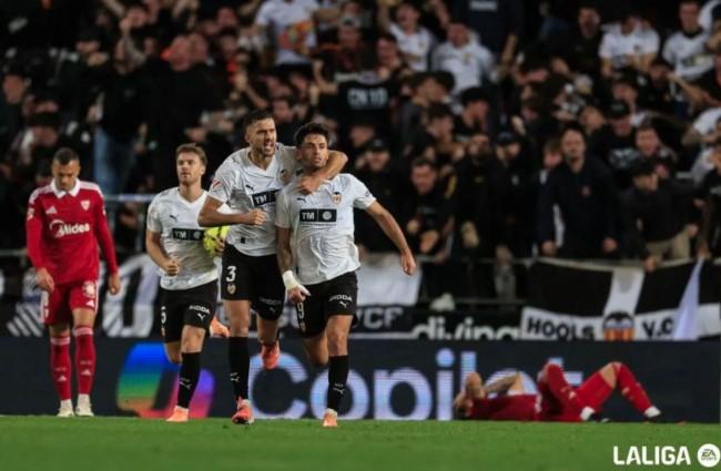 Valencia Ditahan Sevilla, Espanyol Menang dan Naik ke Lima Besar La Liga