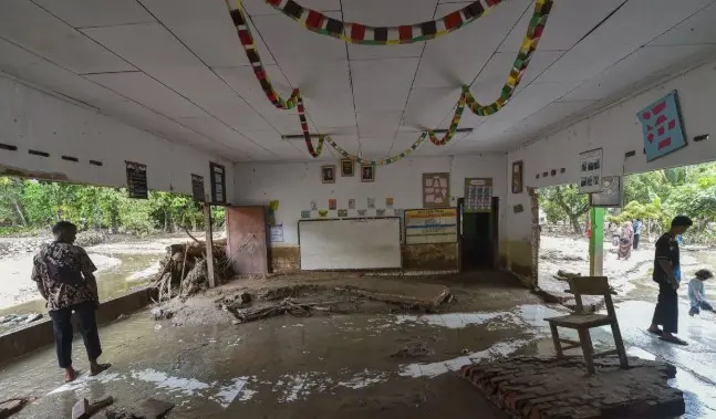 Mendikdasmen Minta Pemda Atur Jadwal UAS Sesuai Kondisi Pasca-Bencana