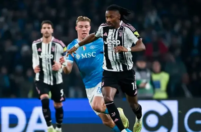 Hojlund Borong Dua Gol, Napoli Tekuk Juventus 2-1 dan Kembali ke Puncak Klasemen