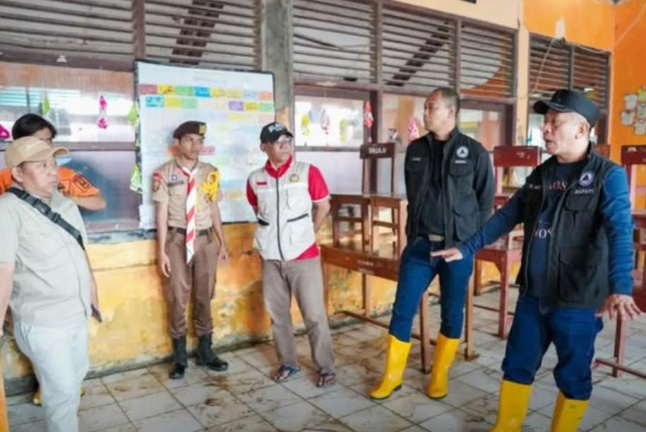 Renovasi SDN Ciparagejaya Dipercepat, Pemkab Karawang Siapkan Langkah Taktis Hadapi Banjir Rob