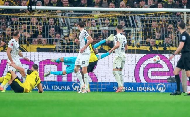 Dortmund dan Hamburg Raih Kemenangan, Bayern Muenchen Mantap di Puncak Klasemen Bundesliga