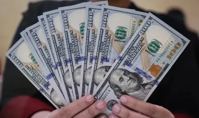 Rupiah Menguat Tipis ke Level Rp16.694 per Dolar AS pada Penutupan Perdagangan 9 Desember 2025