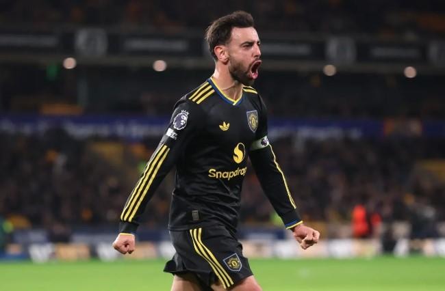 Manchester United Bungkam Wolves 4-1, Fernandes Cetak Dua Gol dan Bawa MU Dekati Empat Besar